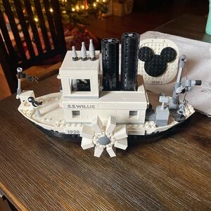 Steamboat Willie LEGO Disney Set